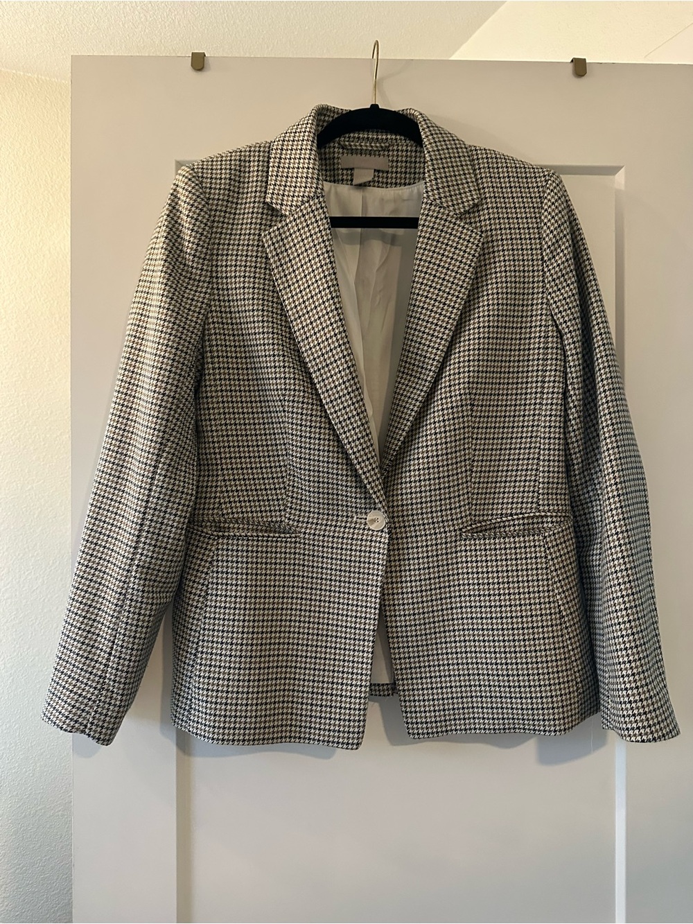 H&M Black & White Houndstooth Single-Button Blazer